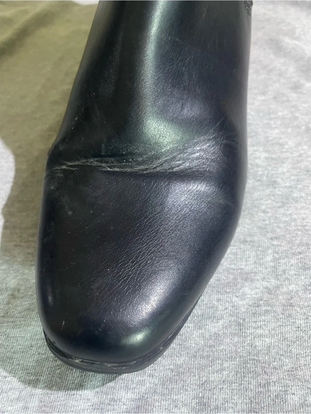 A new day size 7 Men'es Black Leather Chelsea Boots - Classic Slip-On Style